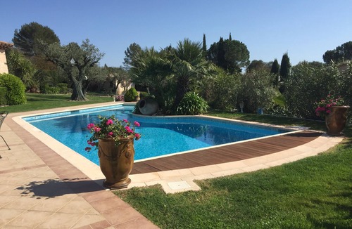 La Bouverie Apartment | Luxury apartment in villa. Swimming pool, wifi, air conditioning, 2 to 4 adults