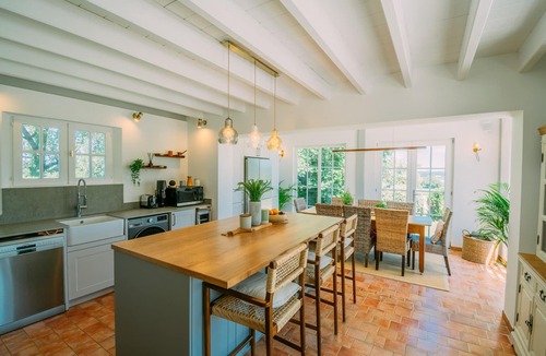 Mont-de-Marrast House | Luxury farmhouse with private pool and amazing mountain views.
