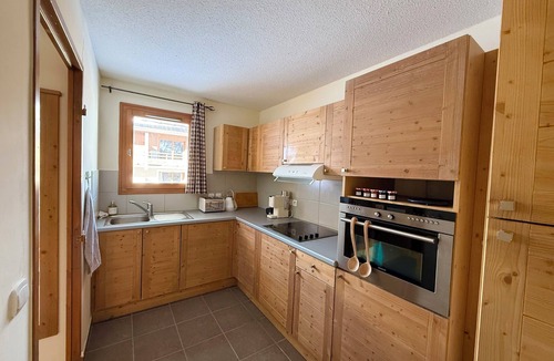 Les Claux Apartment | Luxury half chalet 95 m2, ski-in/ski-out, panoramic view, indoor pool