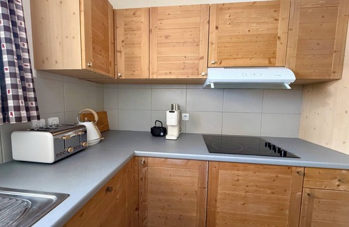Les Claux Apartment | Luxury half chalet 95 m2, ski-in/ski-out, panoramic view, indoor pool