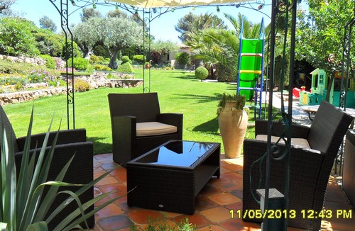La Bouverie Apartment | Luxury studio in villa with heated pool, air-conditioning, sleeps 2