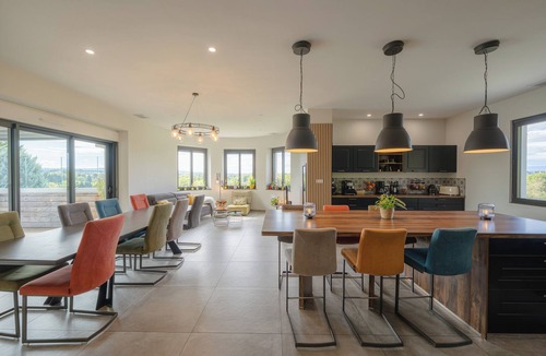 Carcassonne Villa | LUXURY VILLA · 200 m from Unesco Cité · pool, aircon, 2 jacuzzis