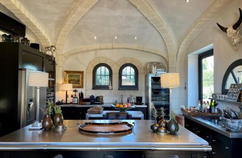 Castillon-du-Gard Villa | Luxury Villa in front of the famous Pont-du-Gard.