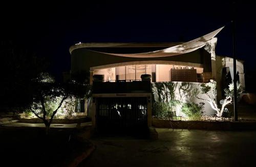Castillon-du-Gard Villa | Luxury Villa in front of the famous Pont-du-Gard.