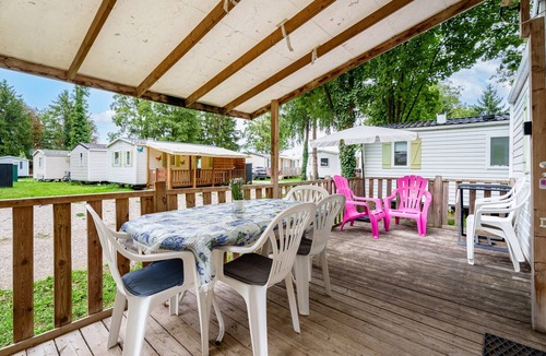 Boofzheim Apartment | Lydia's Mobilhome Apartment with Shared Pool, Private Terrace and Garden
