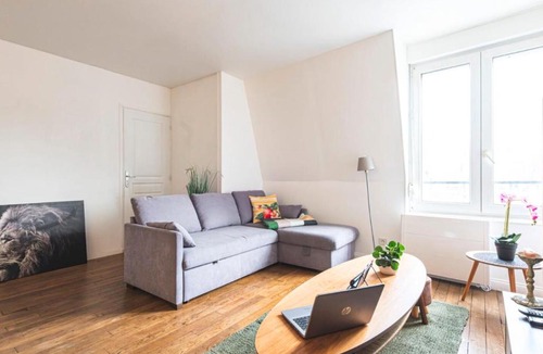 Centre Erlon Apartment | LYS - Idéal pour familles & amis - Hypercentre - Vue Fontaine Subé et Cathédrale - Wifi - Machine à laver - Gare, Cathédrale de Reims, Commerces, Restaurants & Transports en commun accessibles à pied en moins de 10 minutes