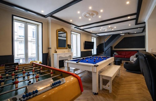 Poincare - Foch - Anatole France - Croix de Bourgogne Apartment | Méga Billard Baby Foot option Escape Game 5min de la gare