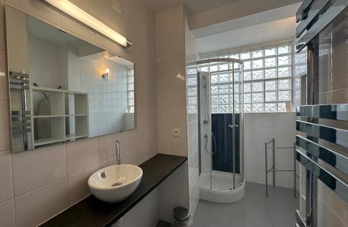 Devant-les-Ponts Apartment | M Lorry Travel grand T3 6 pers proche centre Metz