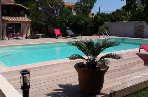 Six-Fours-les-Plages Apartment | Magnificent Bas de Villa 55m2, 2 bedrooms, swimming pool, near beach. Quiet neighborhood