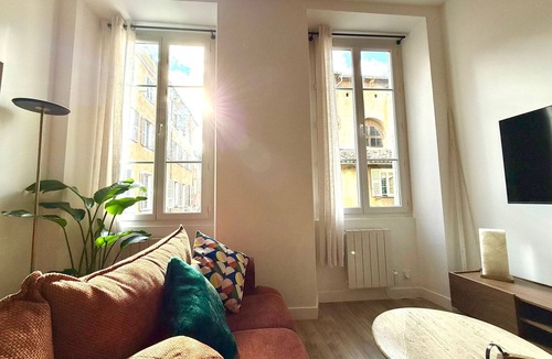 Old Town Apartment | Magnificent 2-room apartment - Vieux Nice