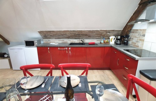 Pont-sur-Yonne Apartment | Magnificent 8-person F3 with master suite