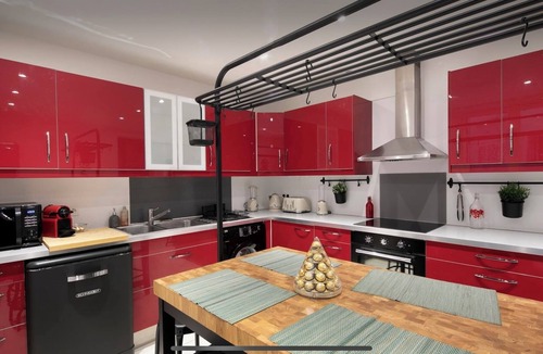 Chaillot Apartment | Magnificent apt in the heart of 16th Paris- 8 people.