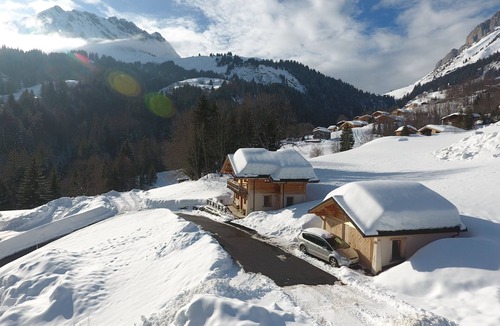 La Giettaz Ski Chalet | Magnificent Chalet with spa 3 bedrooms 6 to 8 people