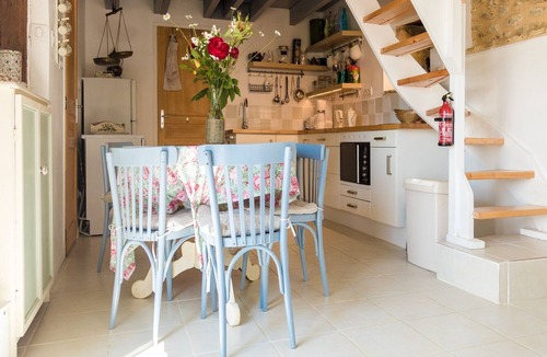 Thenon House | Magnificent holiday home with pool in Thenon