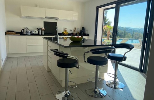 La Cadiere-d'Azur House | Magnificent modern villa with vineyard and sea views