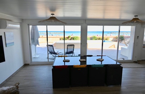 Valras-Plage Villa | MAGNIFICENT SEA FRONT VILLA