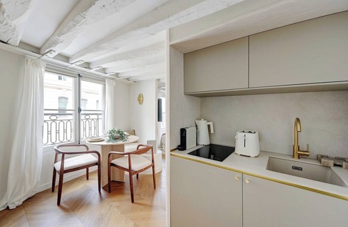 Paris City Center Apartment | Magnificent studio - 2P- Musée du Louvre