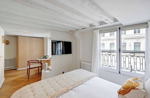 Paris City Center Apartment | Magnificent studio - 2P- Musée du Louvre