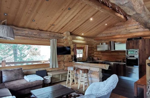Formigueres Ski Chalet | Magnificent ungauged log chalet with 3 bedrooms and mezzanine
