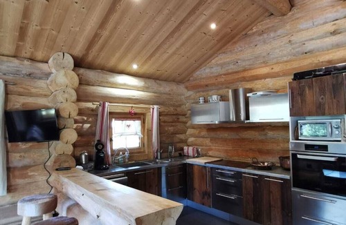 Formigueres Ski Chalet | Magnificent ungauged log chalet with 3 bedrooms and mezzanine