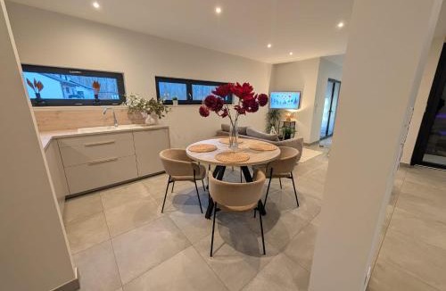 Kerprich-aux-Bois Villa | Magnifique maison bien-être 5 étoiles avec piscine et spa