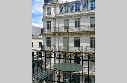 Centre Ville Apartment | Magnolia : Superbe deux-pièces quartier du Château