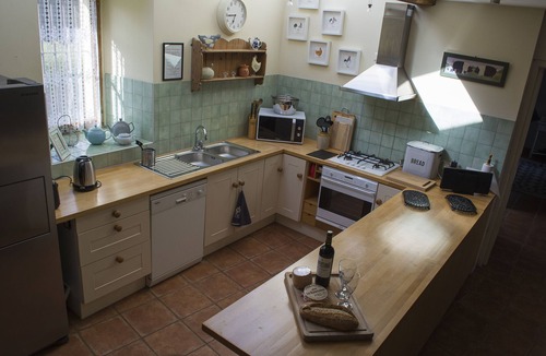 Saint-Lanne House | Maison Acanthe: spacious, character farmhouse with private pool, near Madiran