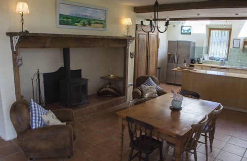 Saint-Lanne House | Maison Acanthe: spacious, character farmhouse with private pool, near Madiran