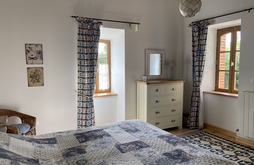 Saint-Lanne House | Maison Acanthe: spacious, character farmhouse with private pool, near Madiran