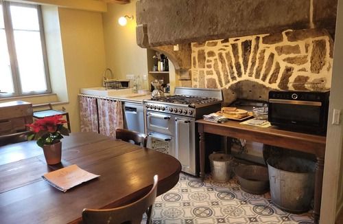 Monthureux-sur-Saone House | Maison avec 6 chambres 4 salle de bain, un grand jardin jusqu'à 15 personnes