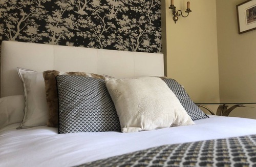 Saint-Laurent-sur-Manoire Bed & Breakfast | Maison Blanche