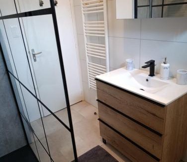 Plenee-Jugon House | Maison bretonne 119 m2 - jardin clos - 30 min Côte Émeraude