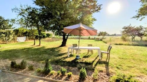 Bucheres House | Maison Calme 14 personnes, piscine, jardin et parking