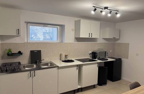 Les Noes-pres-Troyes House | Maison Confort- Near downtown -Troyes- Free Parking