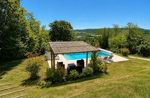 Montcuq House | Maison contemporaine en bois avec piscine