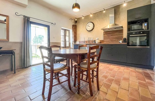 Saint-Hilaire-d'Ozilhan House | Maison de village avec piscine