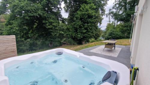 Epinal House | Maison d'hôte au bord de la Rivière avec jacuzzi
