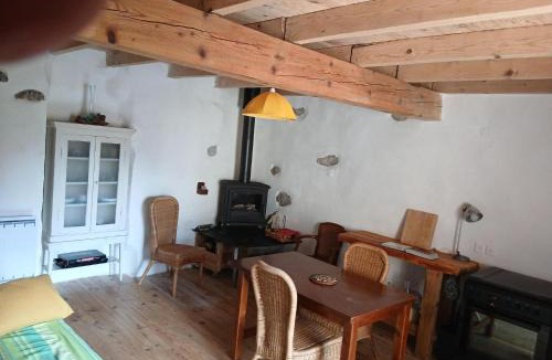 Saint-Louis-et-Parahou House | maison dans village rural