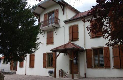 Mirecourt Villa | Maison de Campagne Sainte Barbe