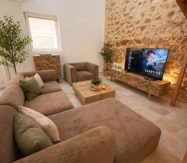 Bizanet House | Maison de charme Piscine privée climatisée Narbonne & plages
