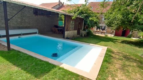 Le Chesne House | Maison de famille entière, 4 chambres, 10 couchages, piscine selon période