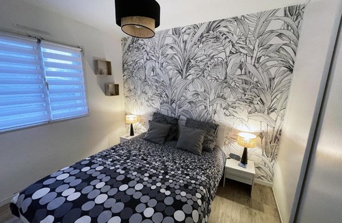Mortagne-sur-Sevre Bed & Breakfast | "Maison de la sèvre" - 1 chambre d'hôte moderne dans notre maison au calme à 15mn du Puy du Fou