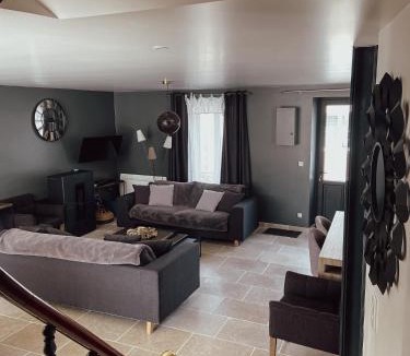 Prehy House | Maison de Pauline, Chablis Vineyard