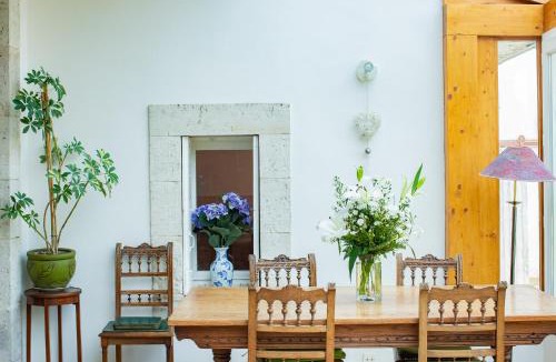 Mezin Villa | Maison de village -8 pers- Piscine chauffée & cuisine d'été en Gascogne