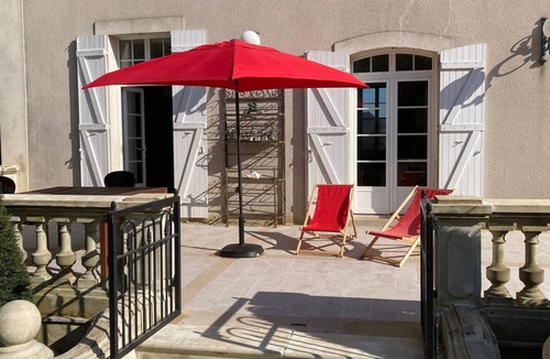 Saint-Florentin House | Maison de Ville Mansard 8 Personnes Proche de Chablis Auxerre Troyes