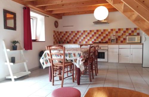 Tonquedec House | Maison en pierre entre terre et mer
