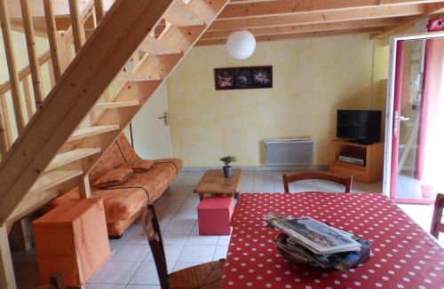 Tonquedec House | Maison en pierre entre terre et mer