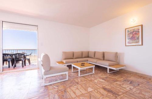 Valras-Plage Villa | Maison Espadon Beachfront Villa Sand at Your Doorstep