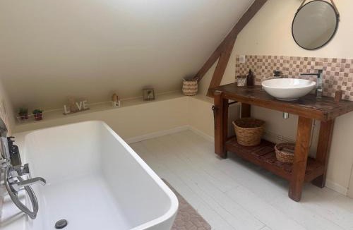 Saint-Andre-les-Vergers House | Maison familiale climatisée, avec jardin