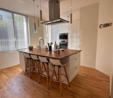 Saint-Andre-les-Vergers House | Maison familiale climatisée, avec jardin